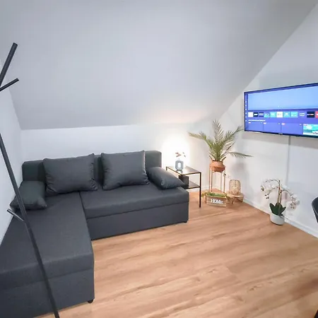 Alfa 4 4br Tv Wifi Wm Nahe Wasen & Daimler L 7beds I 8 People I Kitchen L Bathroom L Eigene Kueche Und Bad Apartament *