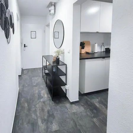 Apartament Alfa 4 4br Tv Wifi Wm Nahe Wasen & Daimler L 7beds I 8 People I Kitchen L Bathroom L Eigene Kueche Und Bad
