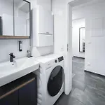 Alfa 4 4br Tv Wifi Wm Nahe Wasen & Daimler L 7beds I 8 People I Kitchen L Bathroom L Eigene Kueche Und Bad As125a2 Appartamento